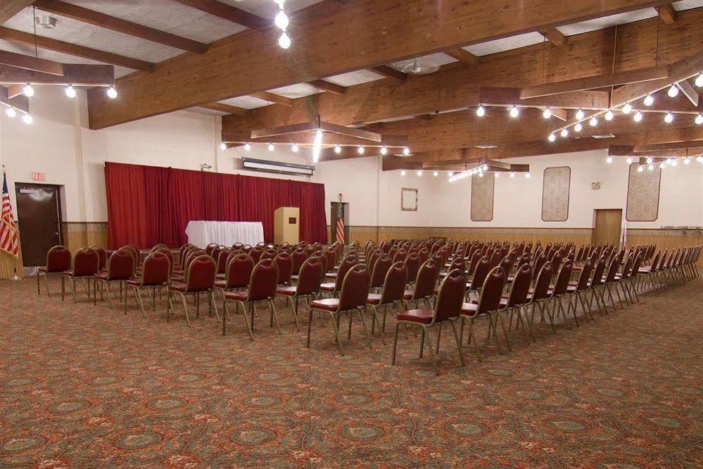 Voyageur Inn And Conference Center Reedsburg Kemudahan gambar